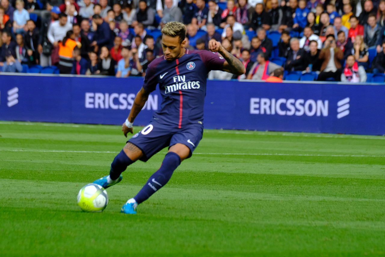 TA：利物浦冬窗签格伊可能性不大；与索博的续约谈判已开始（TA称利物浦冬窗引进格伊前景不乐观，已启动与索博的续约洽谈）