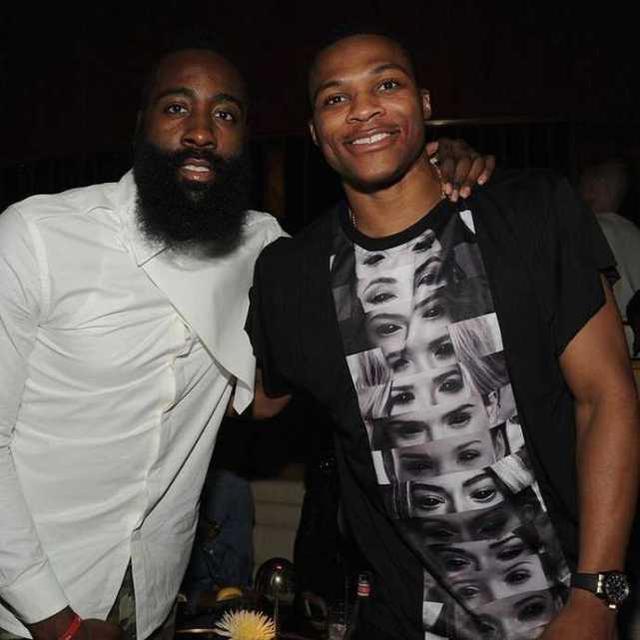 詹姆斯超越哈登，独自领跑NBA圣诞大战三分进球总榜（詹姆斯超越哈登，独占NBA圣诞大战三分历史榜首）