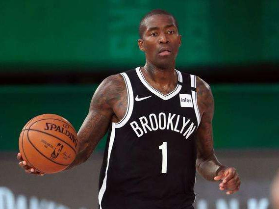 意媒：库普梅纳斯转型中卫表现亮眼，尤文中场补强成当务之急（意媒：库普梅纳斯改打中卫惊艳发挥，尤文中场补强迫在眉睫）