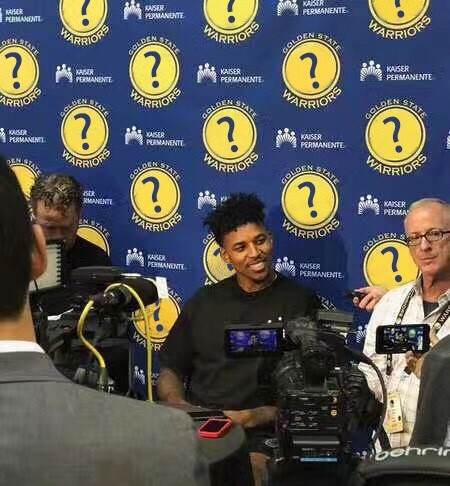 斯帕莱蒂复盘败因：球员转移球胆怯，被对手带着疲于奔命（斯帕莱蒂总结失利：球员转移球畏手畏脚，被对手牵着跑到筋疲力尽）