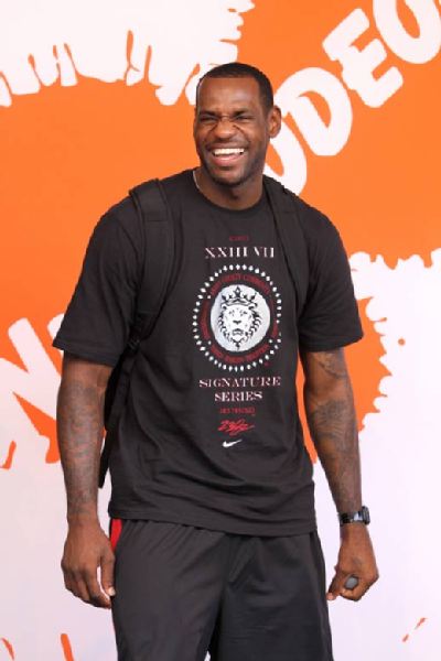 意甲战报：切凯里尼染红，拉齐奥0-0闷平十人克雷莫纳（意甲速递：切凯里尼染红，拉齐奥0-0战平十人克雷莫纳）