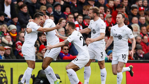 西甲对皇家马德里声明的有力回应：视听权收入分配争议再起波澜（西甲强硬回击皇马声明，视听版权收入分配之争再起波澜）