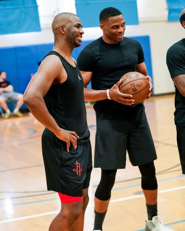 优势明显！广东半场35中23&命中率65.7% 领先合肥26分（火力全开！广东半场35投23中，命中率65.7%，领先合肥26分）