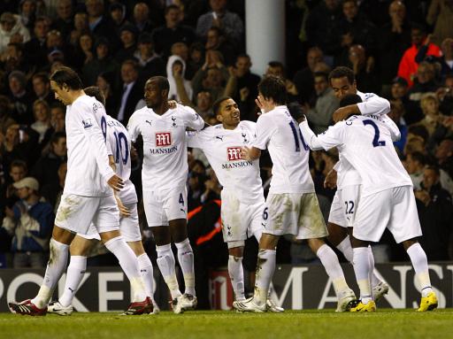 美媒：尼克斯补强瞄准迪温琴佐和阿尔瓦拉多，且已与对方球队接触（美媒：尼克斯将迪温琴佐与阿尔瓦拉多列为补强目标，已与其所属球队展开洽谈）