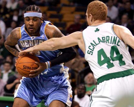 小李伤退，湖人23分惨败火箭，为本届圣诞大战目前最大分差（小李因伤离场，湖人惨负火箭23分，暂居本届圣诞大战最大分差）