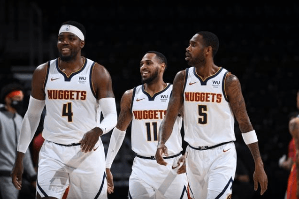 澳超半场：维迪奇补时扳平，奥克兰FC暂1-1布里斯班狮吼（澳超半场战报：维迪奇补时扳平，奥克兰FC暂与布里斯班狮吼1-1）