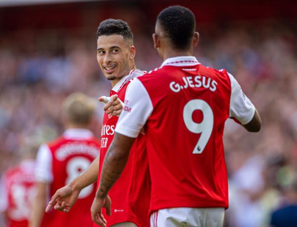 乌尔比希：能与诺伊尔、乌尔赖希一起训练很重要，他们很优秀（乌尔比希：与诺伊尔、乌尔赖希一同训练意义重大，他们都很出色）