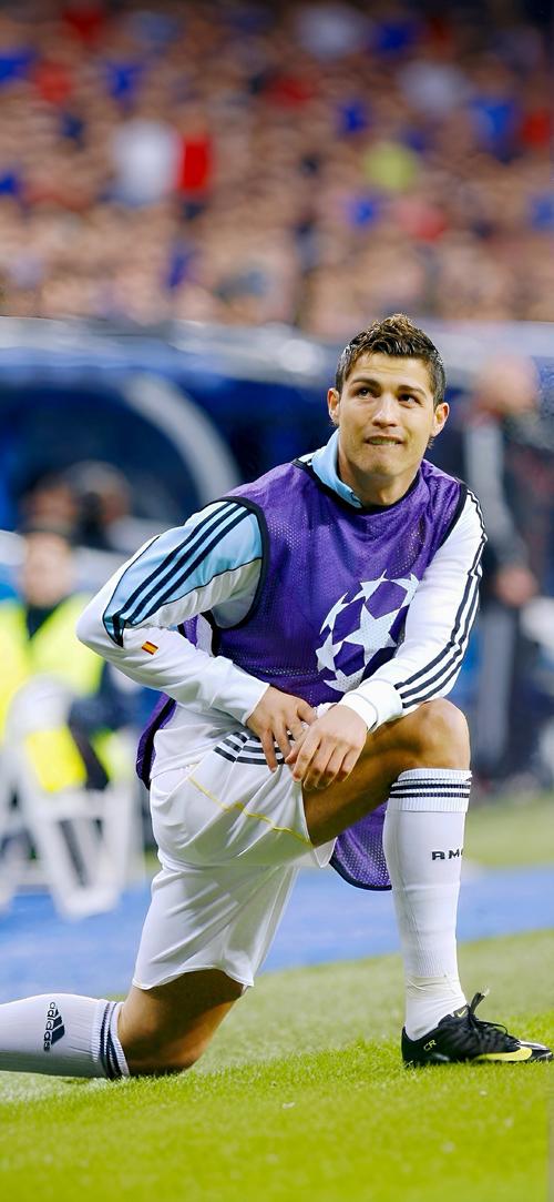 迪马：罗马、那不勒斯、布莱顿有意波尔图19岁中场弗罗霍尔特（迪马：波尔图19岁中场弗罗霍尔特获罗马、那不勒斯与布莱顿青睐）