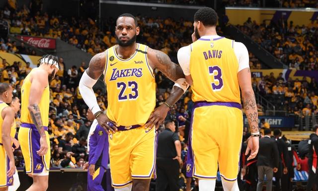 穆雷半场狂砍23分＆约基奇15+9，掘金14分领先（半场穆雷砍下23分、约基奇15分9篮板，掘金领先14分）