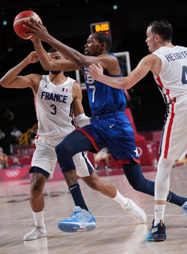 每体：即将迎来主席换届选举的巴萨正在密切关注阿尔瓦雷斯（每体：主席改选在即，巴萨紧盯阿尔瓦雷斯）