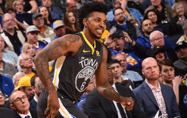 《在场外》视频栏目｜从北京女足夺冠说起（《在场外》视频栏目｜从北京女足问鼎谈起）