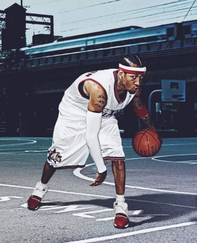 拜仁莱万多夫斯基连续两场梅开二度（拜仁锋霸莱万连场梅开二度）