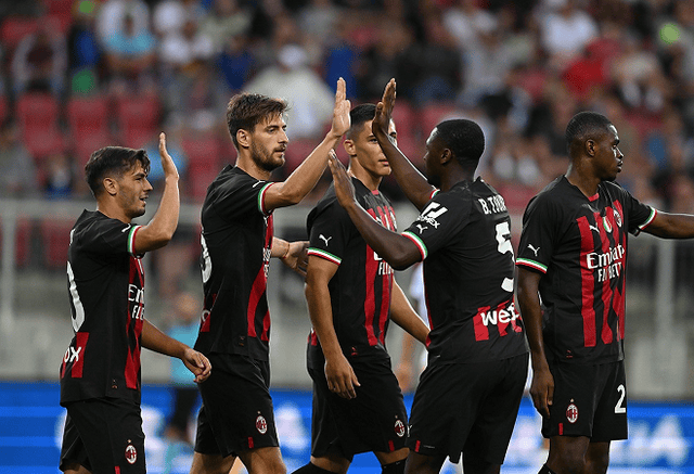 看老乡？西班牙和皇马传奇射手劳尔现场观看维拉vs阿森纳（劳尔现身维拉vs阿森纳看台：皇马传奇或为西班牙同胞助威？）