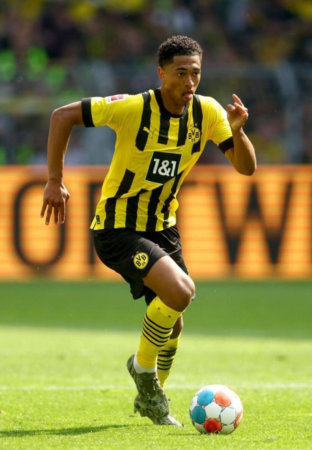 跟队记者：迈尼昂看起来不会续约，但阿莱格里仍在试图说服他（队记：迈尼昂续约前景不乐观，阿莱格里仍在努力说服他）