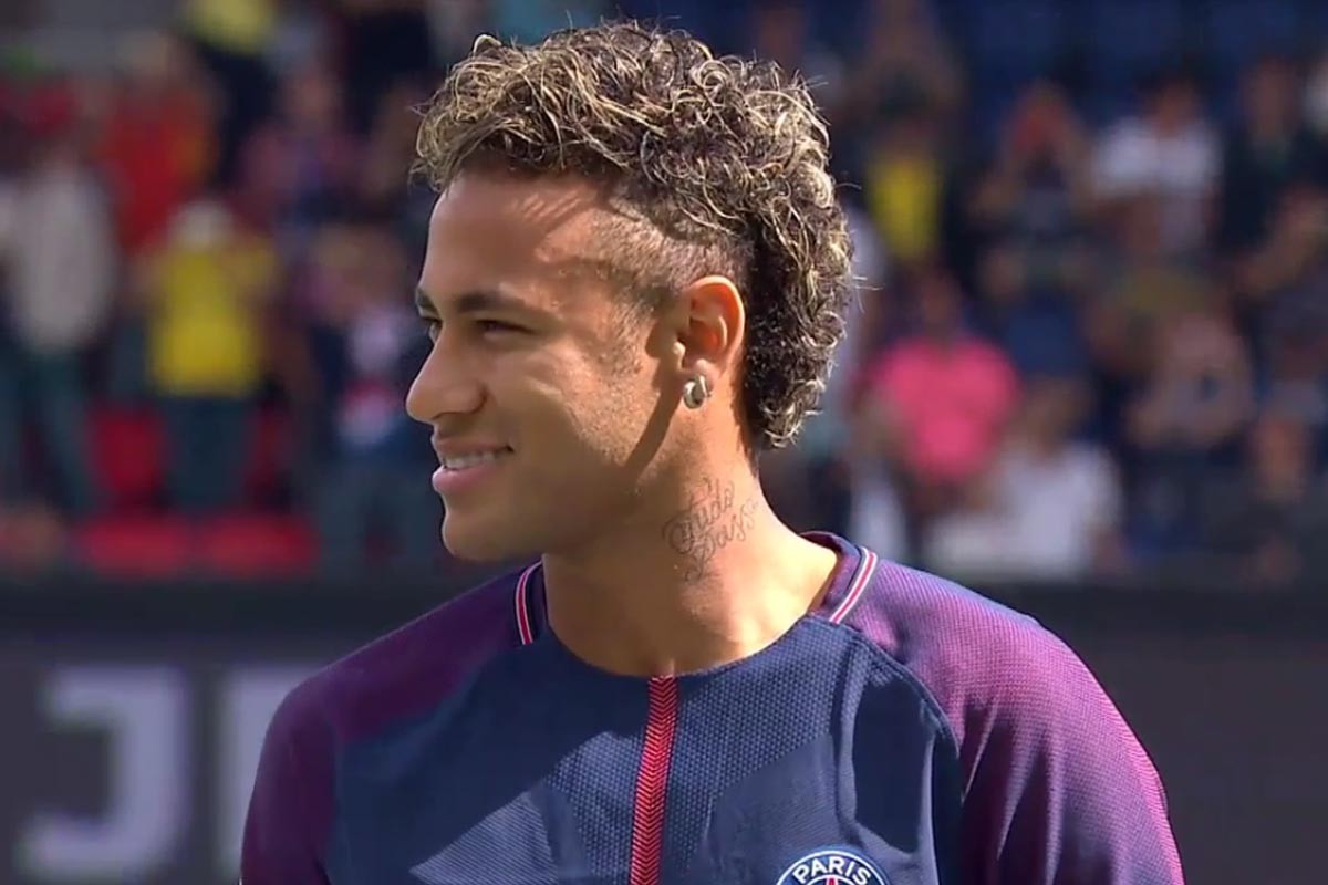 湖人生涯最强一战！斯玛特狂轰8记三分砍26分创赛季新高（湖人巅峰战！斯玛特飙进8记三分砍26分刷新赛季新高）