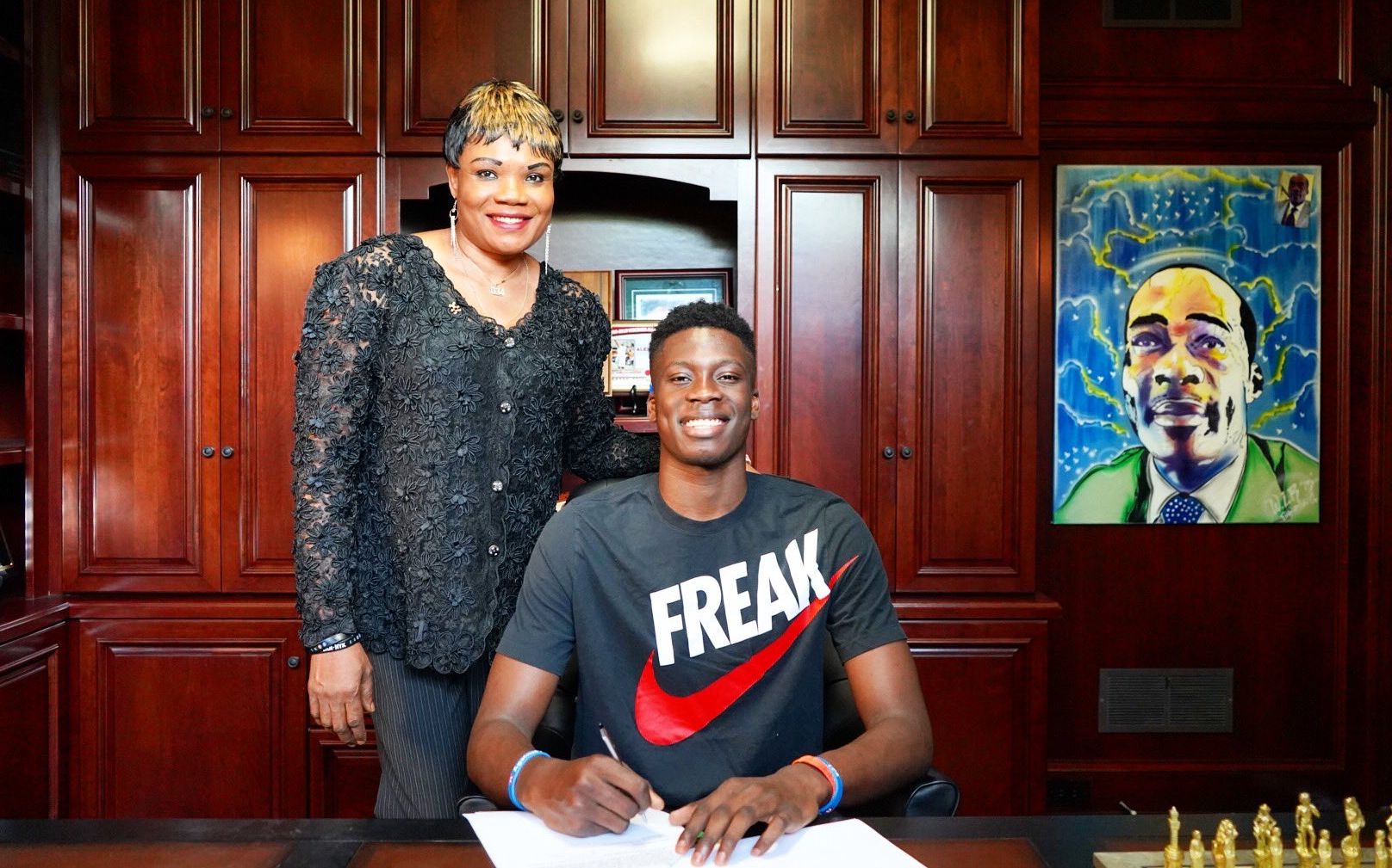 官方：孔蒂当选2025意足球盛典最佳教练，那不勒斯最佳俱乐部（官方公布：孔蒂获评2025意大利足球盛典年度最佳教练，那不勒斯当选年度最佳俱乐部）