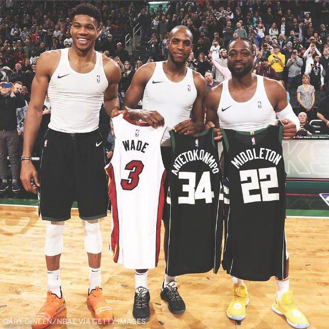 DO：蓝军曾经拒绝一家欧洲豪门对内托的询价，他不缺乏追求者（DO：欧洲豪门曾询价内托遭蓝军拒绝，这位门将不愁下家）