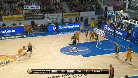 祖巴茨扣篮，激情四溢的空（祖巴茨暴扣，瞬间点燃全场）