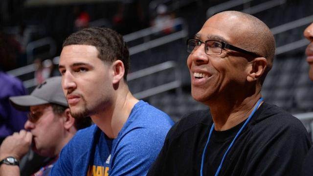 NBA官方晒今日比赛集锦称哈登和KD在雷霆是兄弟！哈登回复：仍然是兄弟！（NBA官方晒今日集锦称哈登与杜兰特在雷霆情同兄弟，哈登回应：依旧是兄弟）